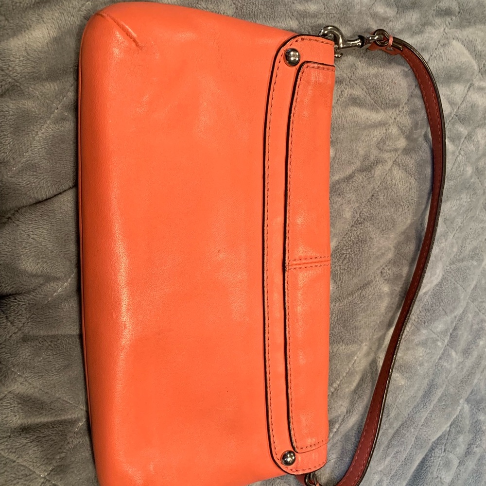 Coach Clutch - Picture 2 of 3